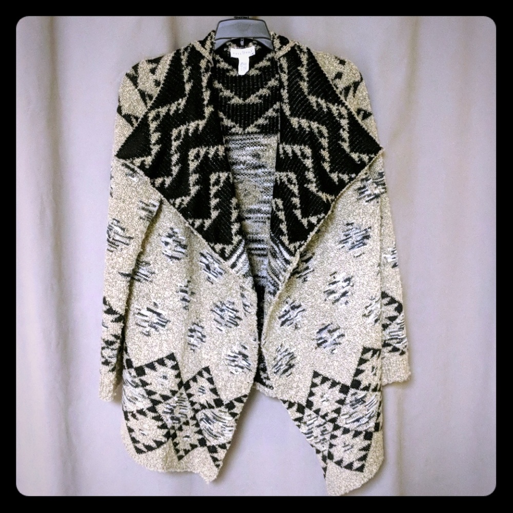 Black/tan sweater